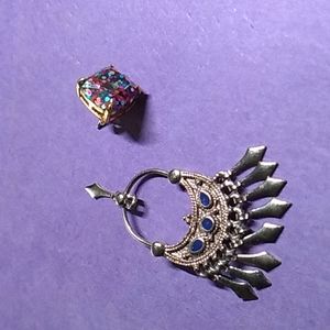 Blue pendant with single sparkles and golden earring